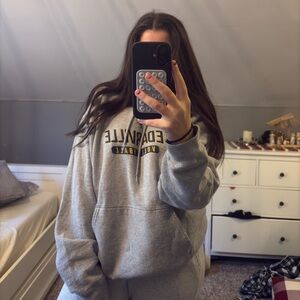 cedarville university volleyball hoodie 
cotton 
no stains 
like new